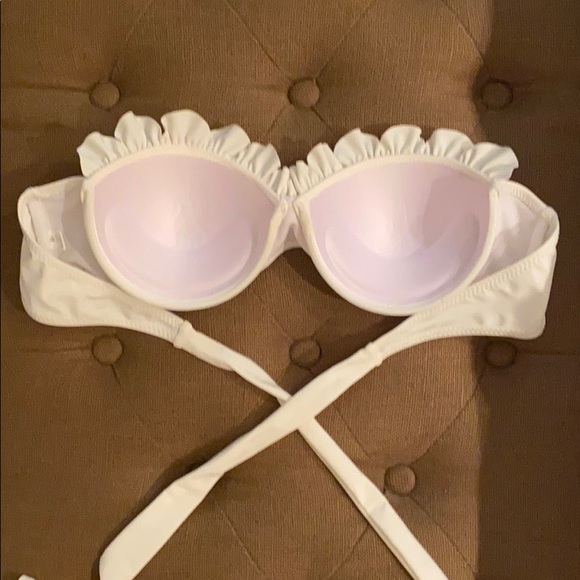 Adorable off white/cream ruffle bikini - Picture 4 of 6